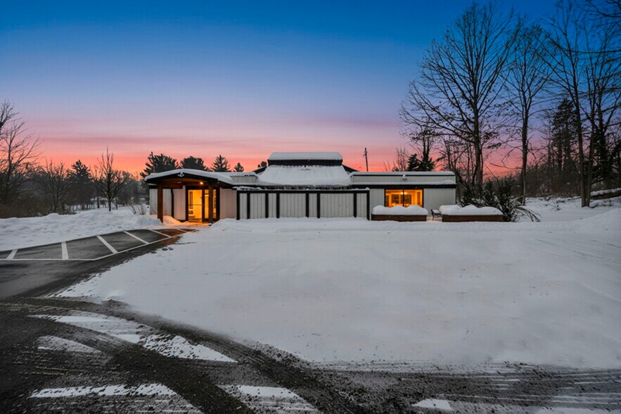 More Photos Of 1929 E Royalton Rd, Broadview Heights Office For Lease