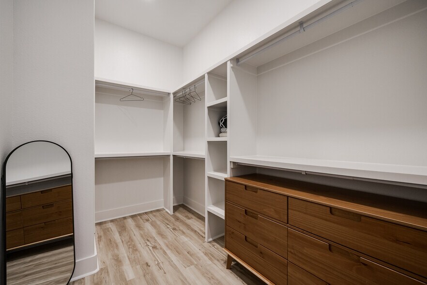 More Photos Of 215 Wayward Winds Rd, Hot Springs National Park Apartments For Sale