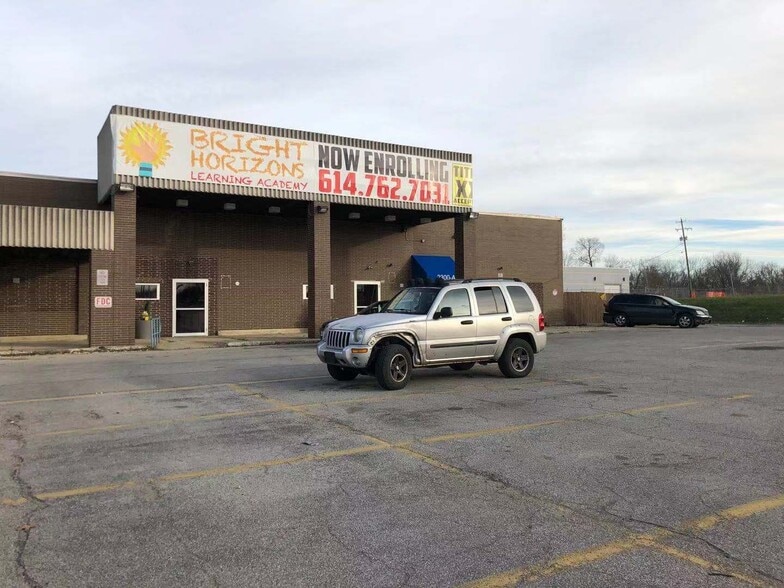 More Photos Of 2300 S Hamilton Rd, Columbus Storefront For Lease