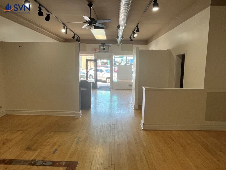 More Photos Of 314 W State St, Geneva Storefront For Lease