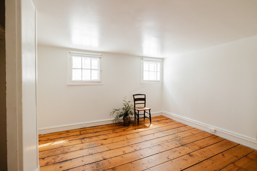 More Photos Of 323 Warren St, Hudson Storefront Retail Residential For Sale