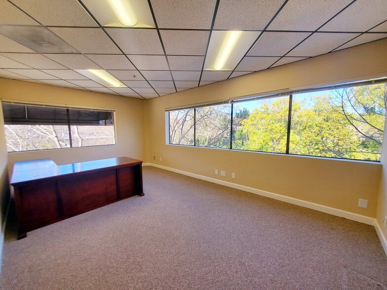 More Photos Of 350 Ignacio Blvd, Novato Office For Sale