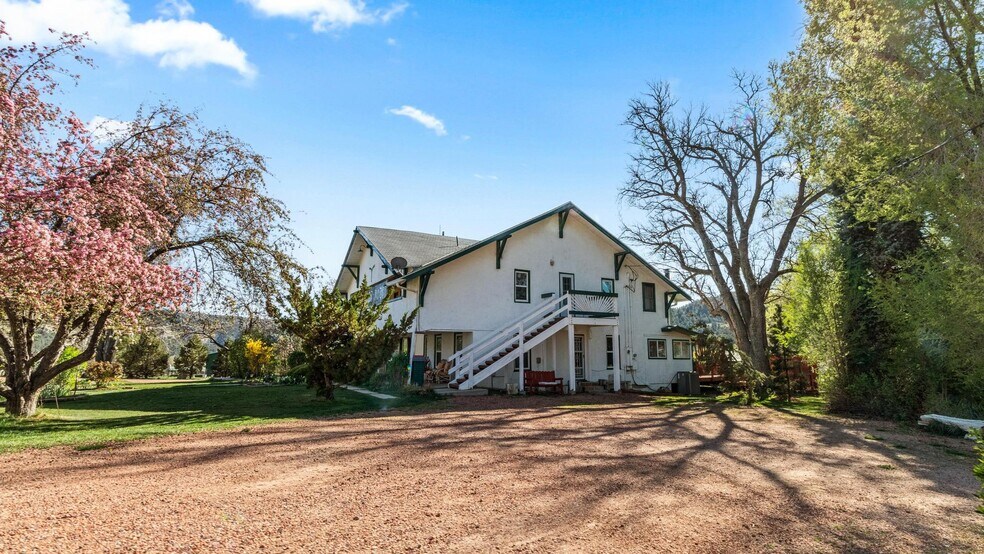 More Photos Of 295 N Main St, Glendale Hospitality For Sale