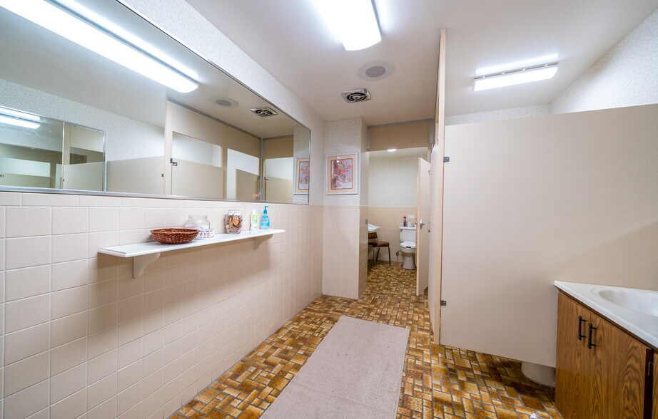 More Photos Of 3500 13th Ave N, Saint Petersburg Religious Facility For Sale