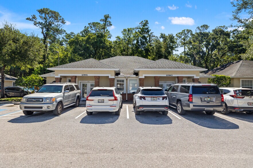 More Photos Of 10941-10943 Countryway Blvd, Tampa Office For Sale