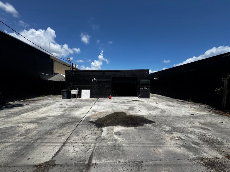 More Photos Of 5612 Dewey St, Hollywood Light Manufacturing For Lease