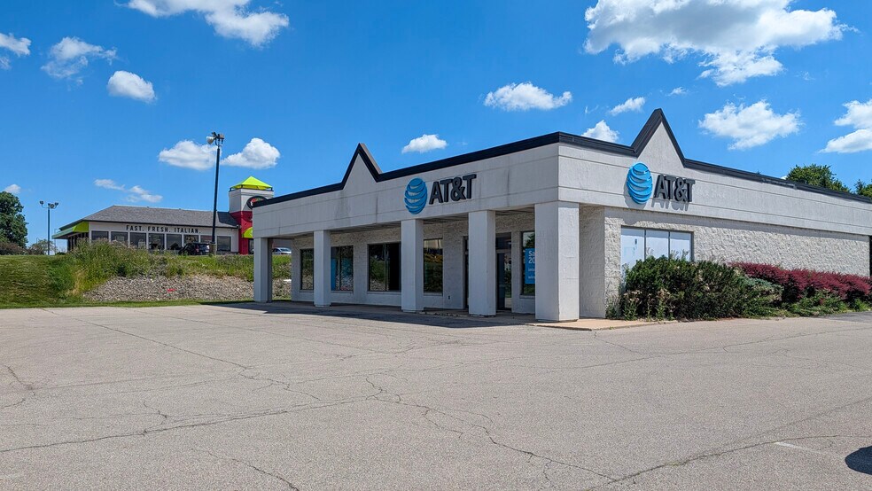 More Photos Of 1020 N Lexington Springmill Rd, Ontario Freestanding For Lease