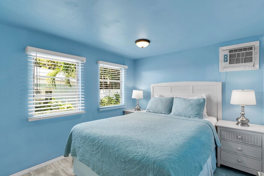 More Photos Of 243 61st St, Marathon Hotel For Sale