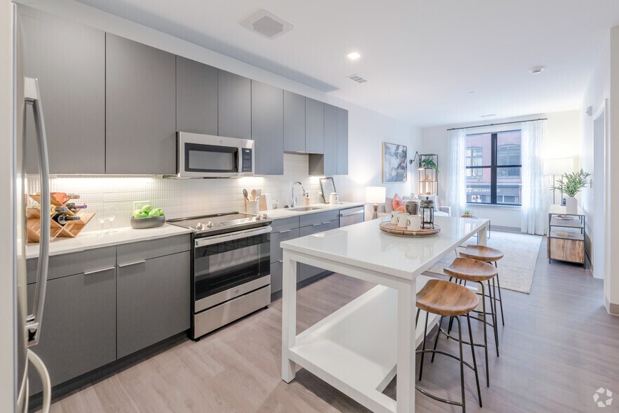 More Photos Of 125 Clifford St, Providence Apartments For Lease