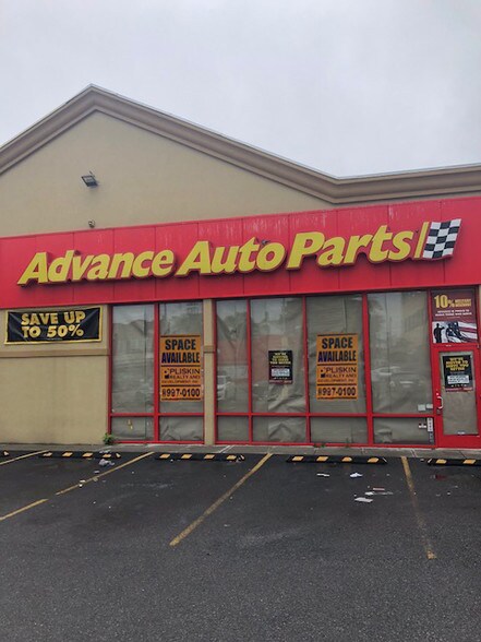 More Photos Of 18220 Jamaica Ave, Hollis Storefront Retail Office For Lease