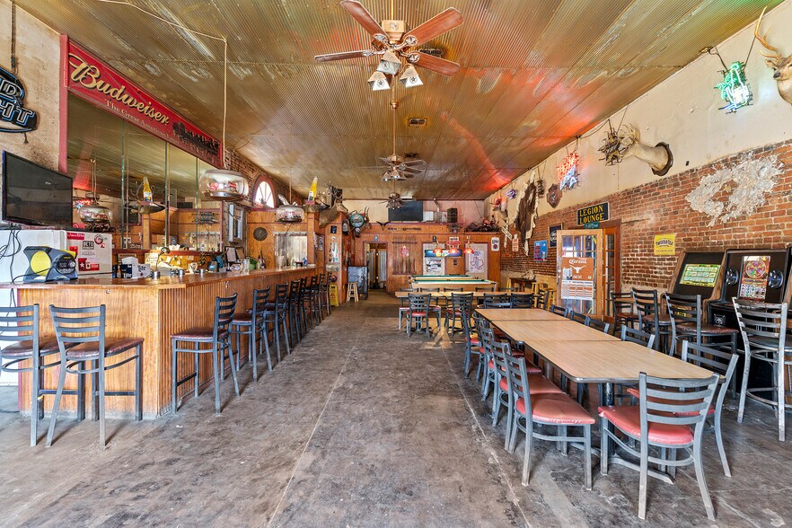 More Photos Of 218 N Main St, Rockdale Storefront For Sale