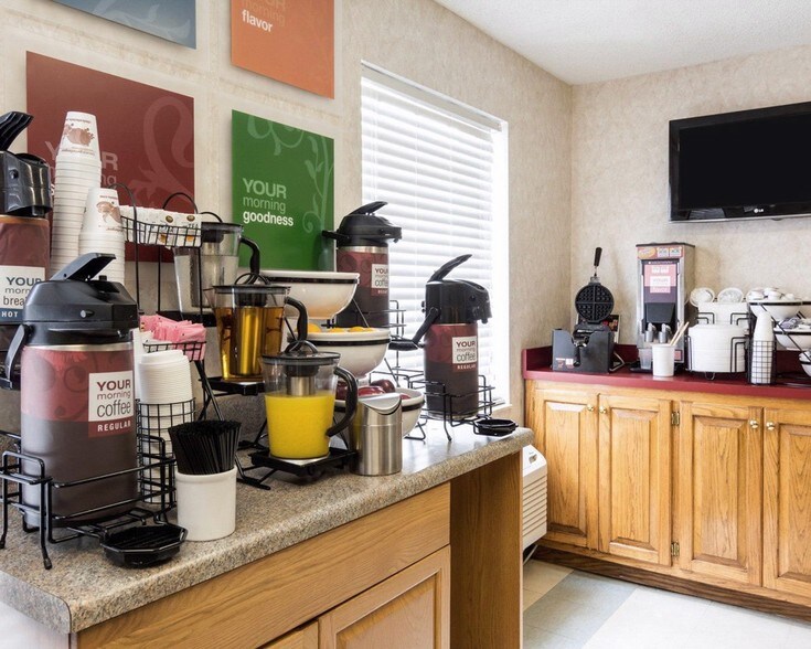 More Photos Of 2108 S Main St, Farmville Hotel For Sale