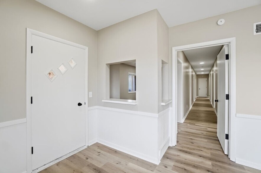 More Photos Of 617 Miami St, Toledo Office Residential For Sale