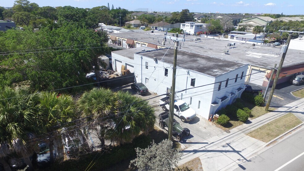 More Photos Of 1343 S Dixie Hwy W, Pompano Beach Warehouse For Sale