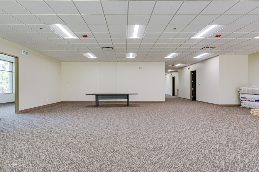 More Photos Of 320 Cardinal Dr, St Charles Medical For Lease