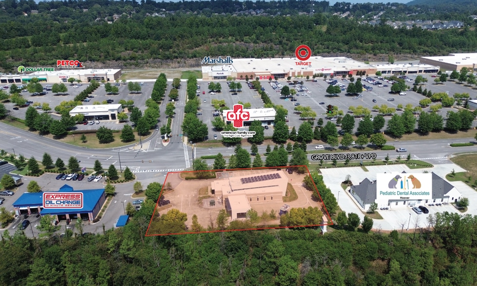 More Photos Of 5576 Grove Blvd, Hoover Bank For Lease
