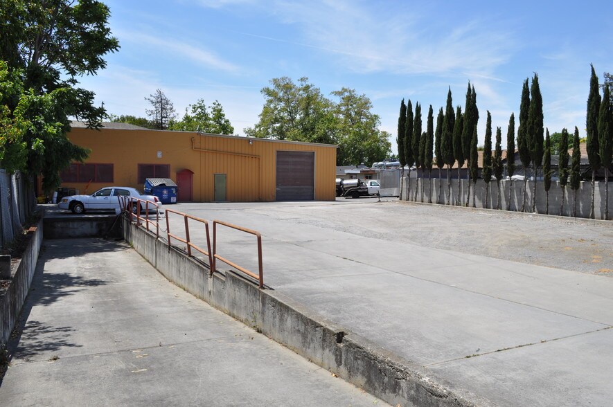 More Photos Of 370 S 22nd St, San Jose Warehouse For Lease