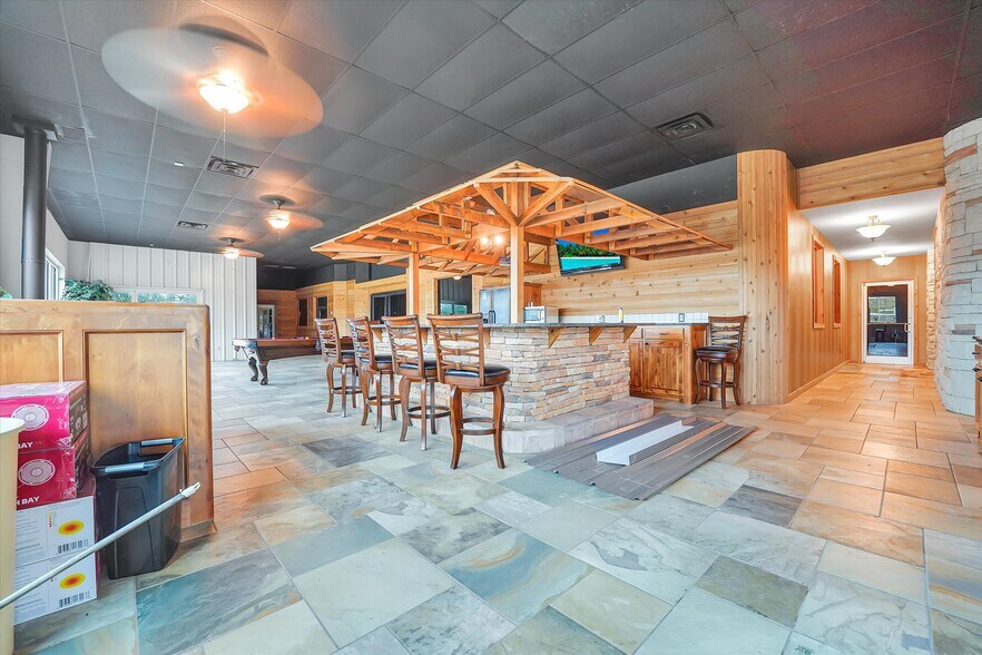 More Photos Of Highway 58, Medicine Park Supermarket For Sale