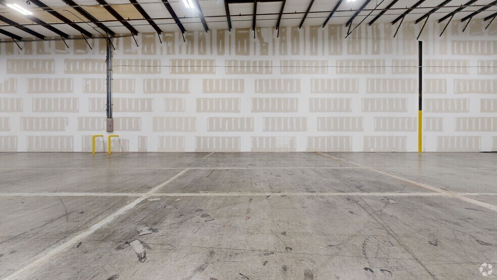 Primary Photo Of 6348 Burnt Poplar Rd, Greensboro Warehouse For Lease