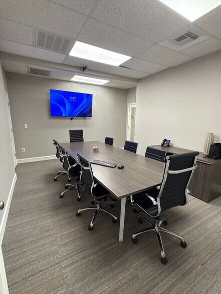 More Photos Of 1635 McFarland Blvd N, Tuscaloosa Office For Lease