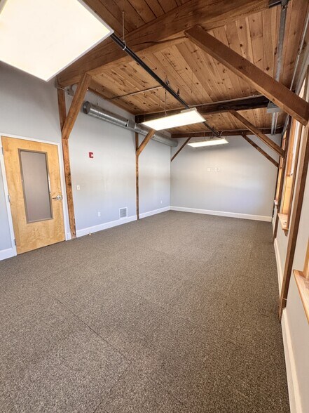 More Photos Of 60 Pleasant St, Ashland Flex For Lease