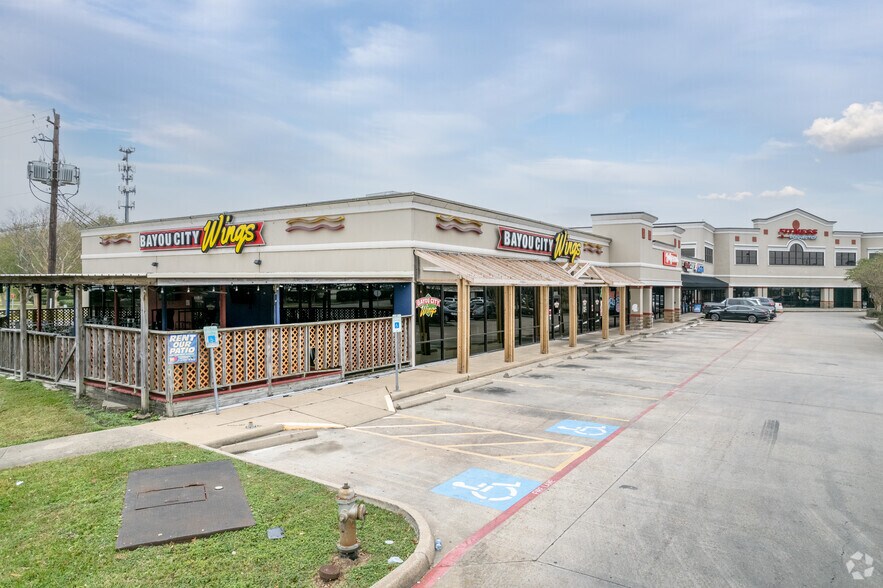 More Photos Of 5003-5075 Garth Rd, Baytown Unknown For Lease