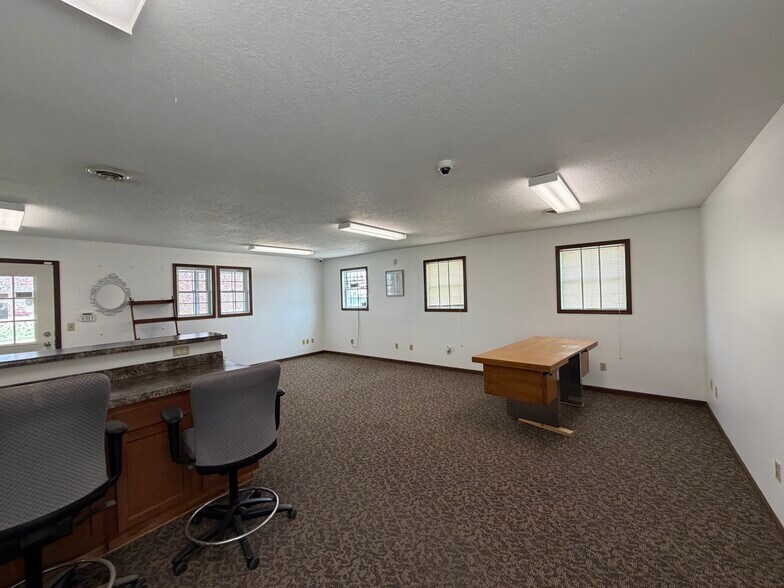 More Photos Of 730 W 21st St, South Sioux City Self Storage For Lease