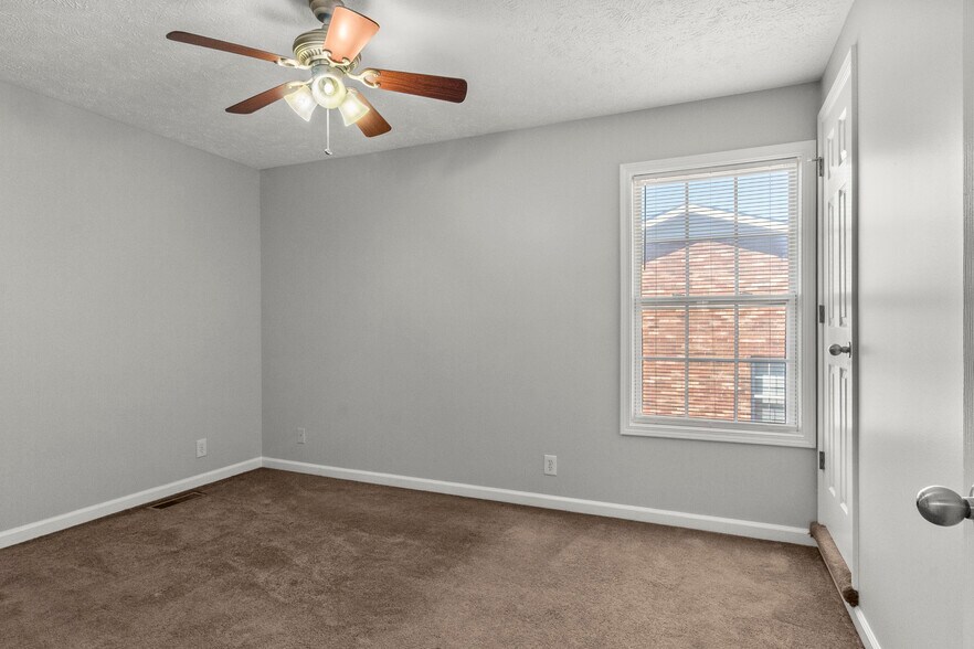 More Photos Of 162 Condor Ct, Clarksville Apartments For Sale