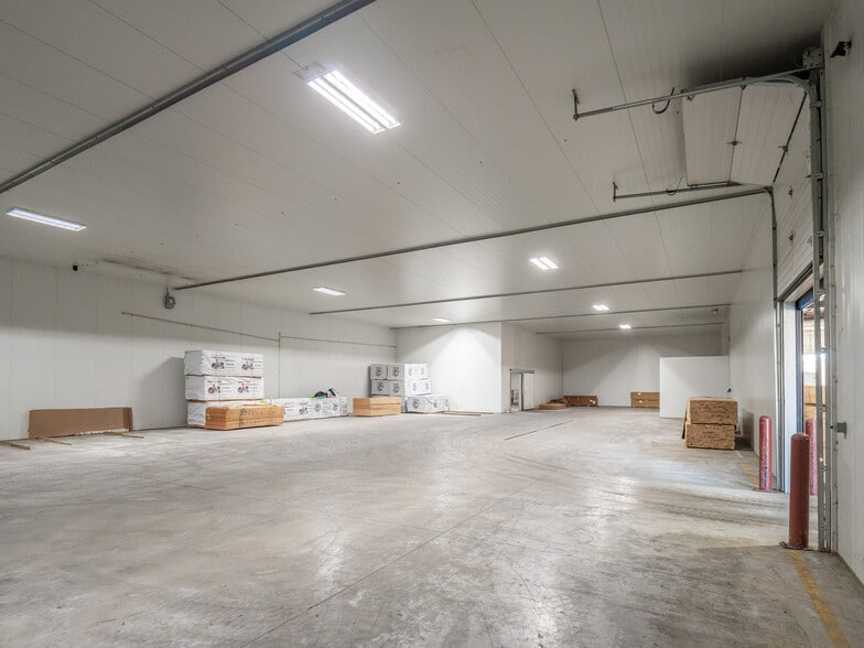 More Photos Of 5230 W State Highway 71, La Grange Refrigeration Cold Storage For Sale