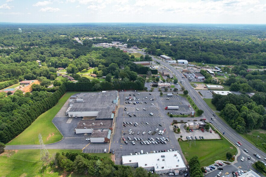 More Photos Of 2500 Springs Rd, Hickory Unknown For Lease