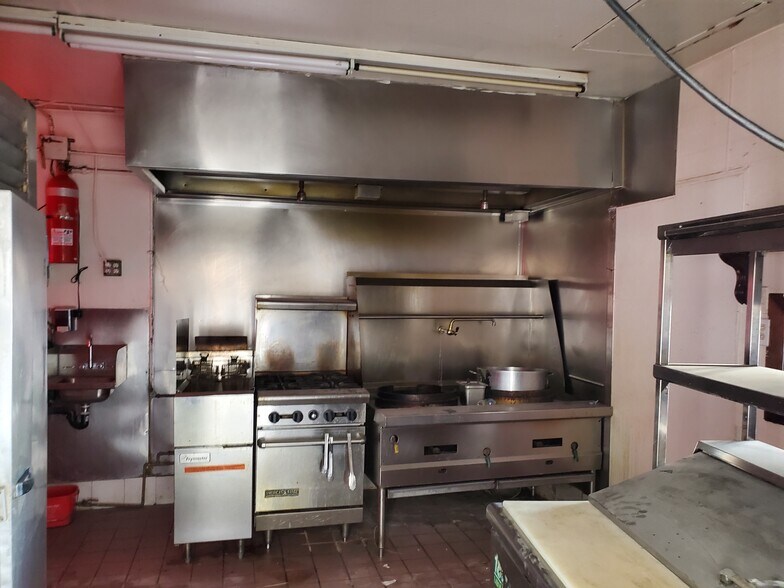 More Photos Of 4800-4814 Melrose Ave, Los Angeles Storefront For Lease