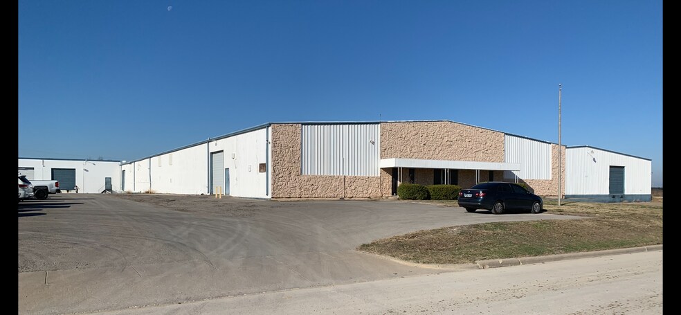 Primary Photo Of 9300 Southwest Dr, Fort Worth Warehouse For Lease