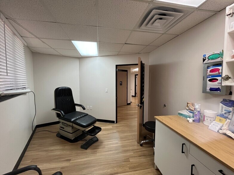 More Photos Of 1650 Hospital Dr, Santa Fe Medical For Sale