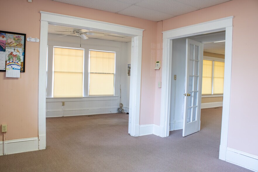 More Photos Of 611 Carthage St, Sanford Medical For Lease