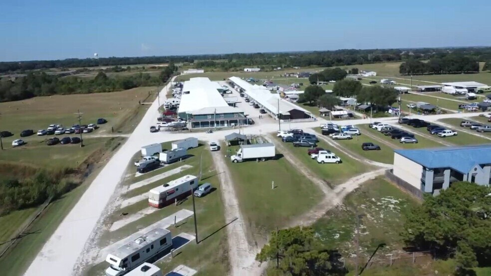 Primary Photo Of 14902 FM 1663 Rd, Winnie General Retail For Sale