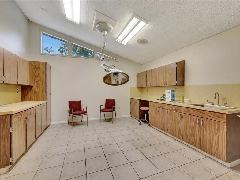 More Photos Of 900 Ellis Ave, Lufkin General Retail For Sale