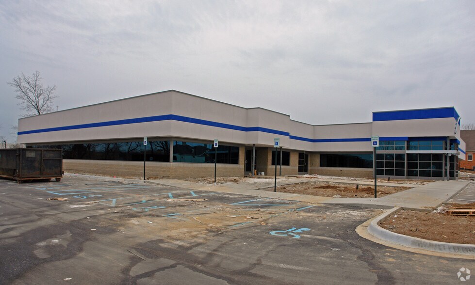 More Photos Of 37811 W 12 Mile Rd, Farmington Office For Sale