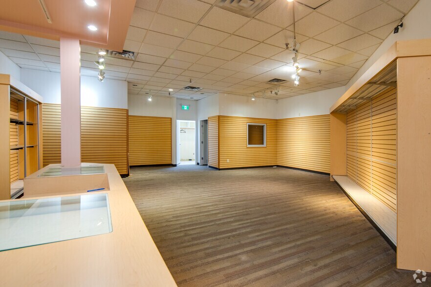 More Photos Of 1601-1715 152 St, Surrey Storefront Retail Office For Lease