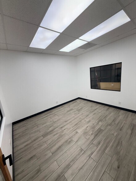 More Photos Of 1900 E Warner Ave, Santa Ana Light Manufacturing For Lease