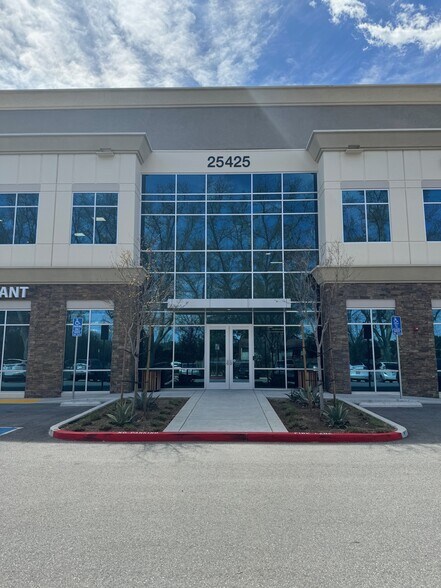 More Photos Of 25425 Orchard Village Rd, Santa Clarita Medical For Sale