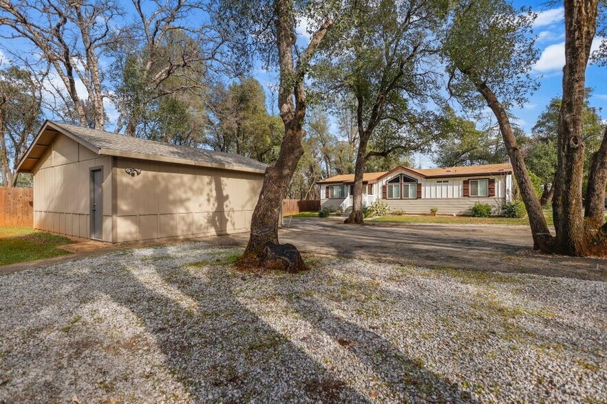 More Photos Of 2081 Victor Ave, Redding Office For Sale