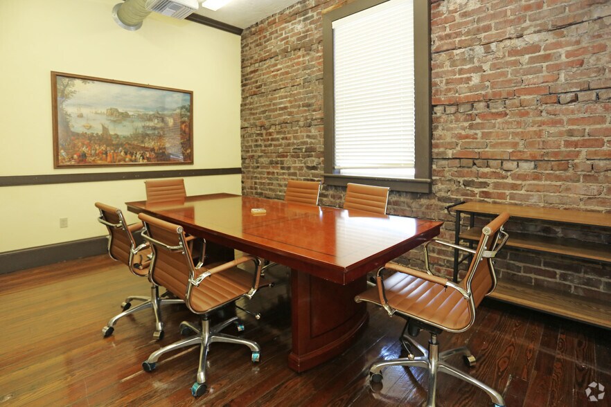 More Photos Of 104-110 S Park Ave, Sanford Storefront Retail Office For Sale