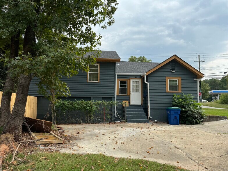 More Photos Of 5755 Stonewall Tell Rd, Atlanta Office For Sale