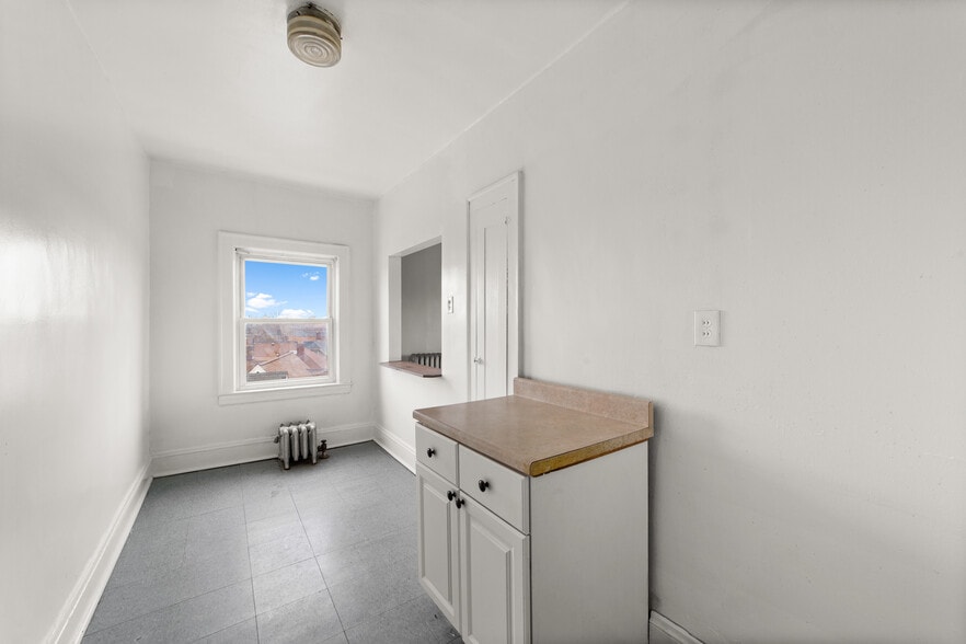 More Photos Of 1690 Eddington Rd, Cleveland Heights Apartments For Sale