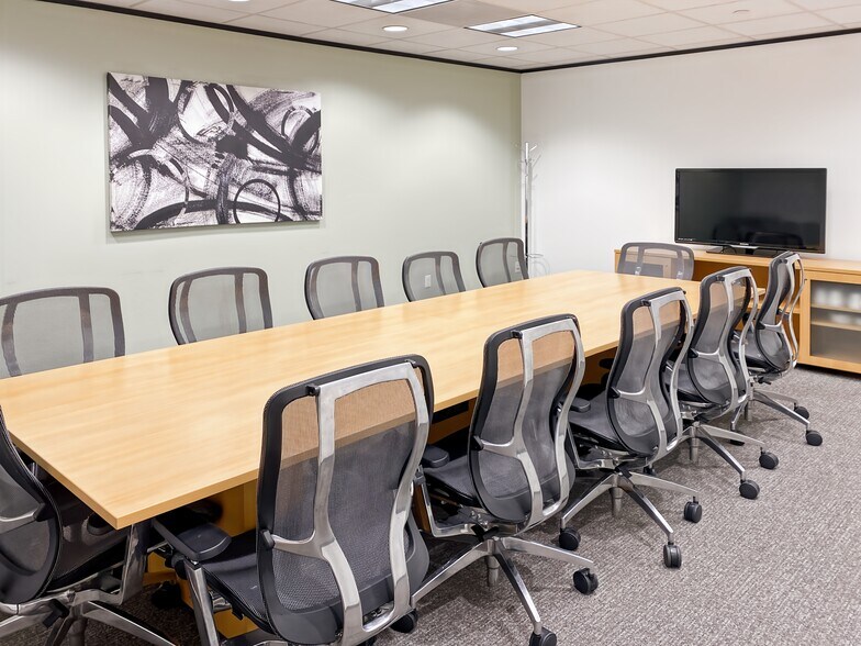 More Photos Of 2002 Timberloch Pl, The Woodlands Coworking Space