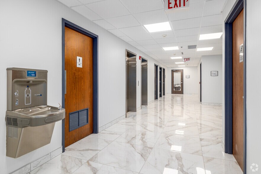 More Photos Of 2115 Butterfield Rd, Oak Brook Office For Lease