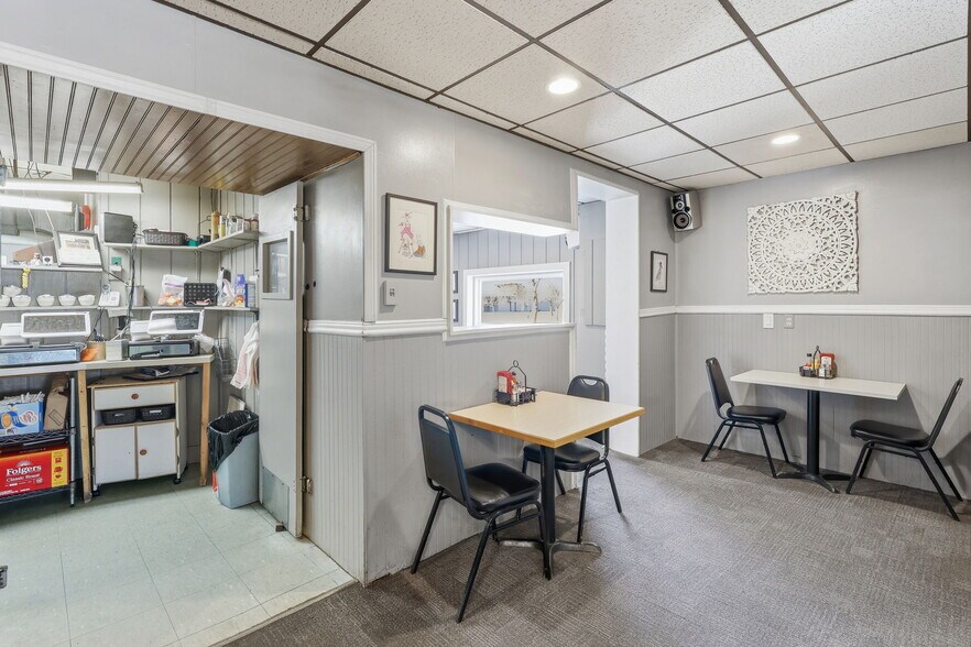 More Photos Of 228 N Jefferson St, Hastings Restaurant For Sale