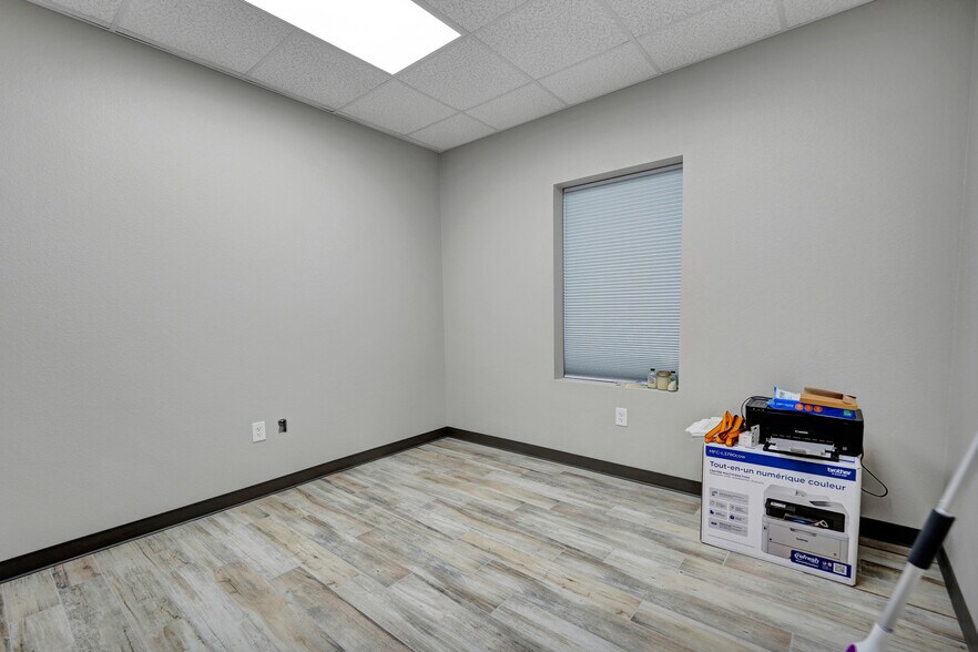 More Photos Of 2316 County Rd 130 rd, Midland Warehouse For Lease