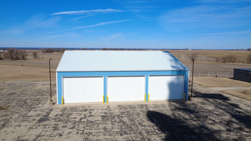 More Photos Of 2869 N 3501st Rd, Seneca Manufacturing For Sale