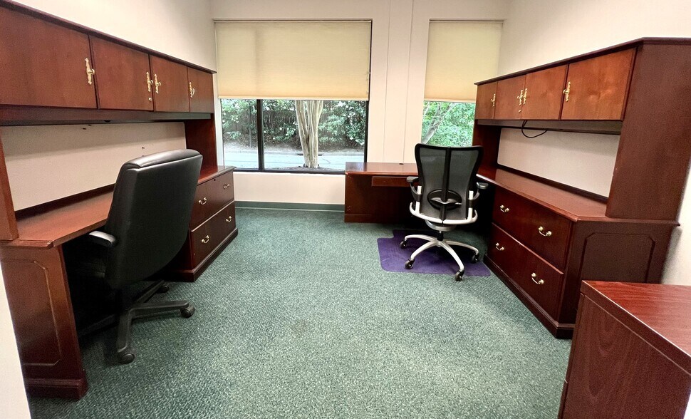 More Photos Of 110 Mid Atlantic Pl, Yorktown Office For Lease